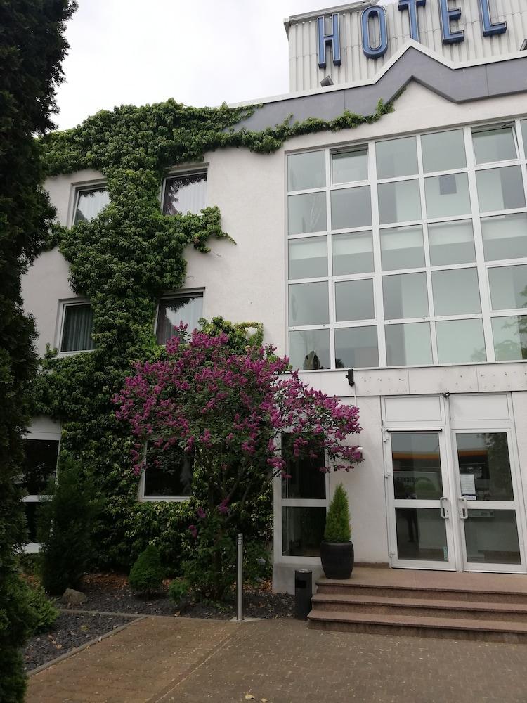 Arthotel Ambassador Wiesbaden - Free Parking Dış mekan fotoğraf