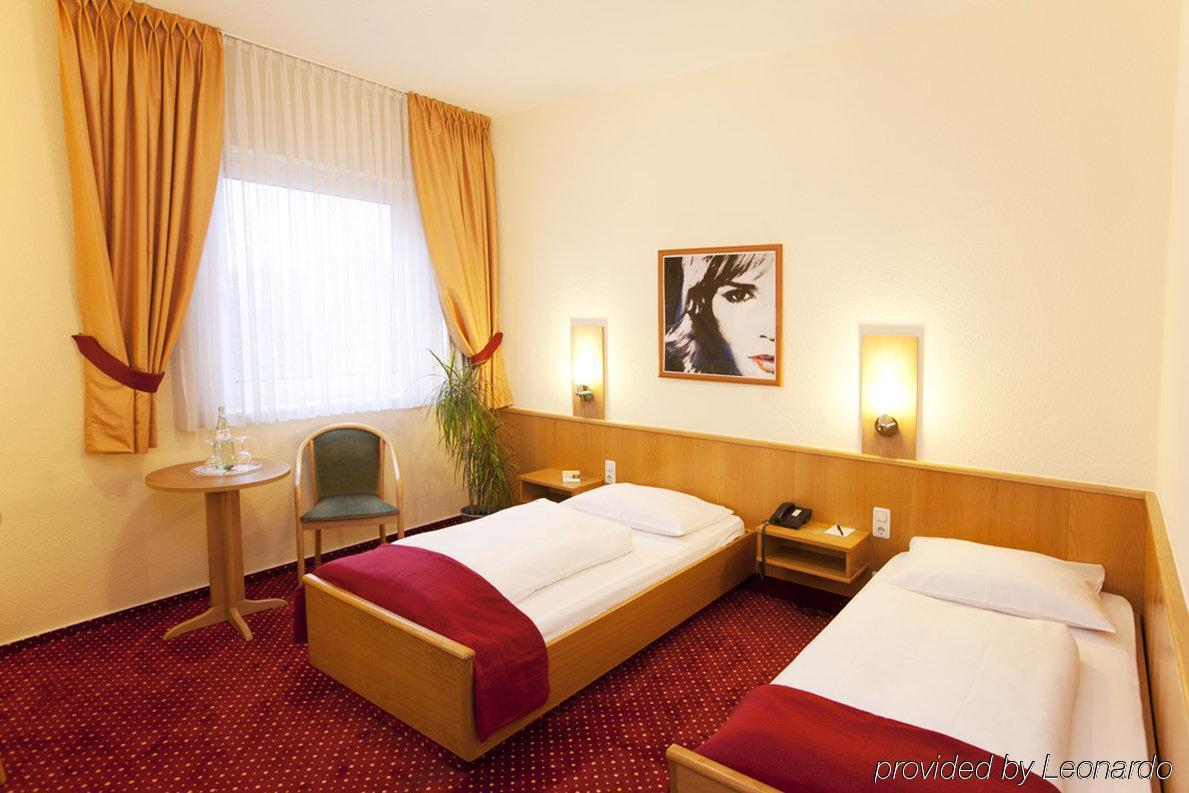 Arthotel Ambassador Wiesbaden - Free Parking Oda fotoğraf