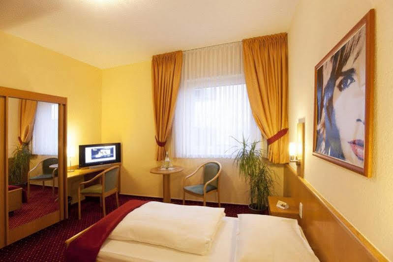 Arthotel Ambassador Wiesbaden - Free Parking Dış mekan fotoğraf